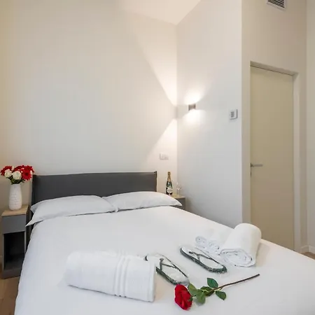 De Amicis, 25 - Nel Cuore Di * Milano