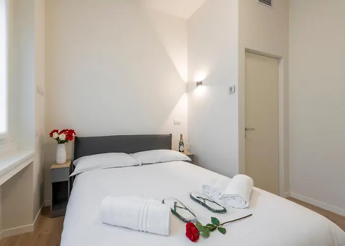 De Amicis, 25 - Nel Cuore Di * Milano